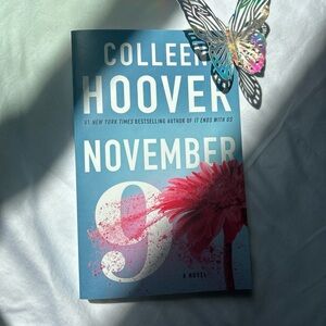 🌺November 9 - Colleen Hoover🌺